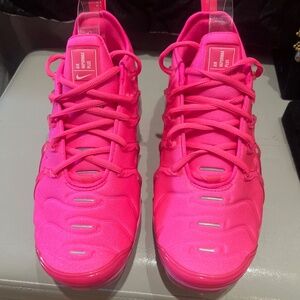 Pink Vapors plus sneakers
